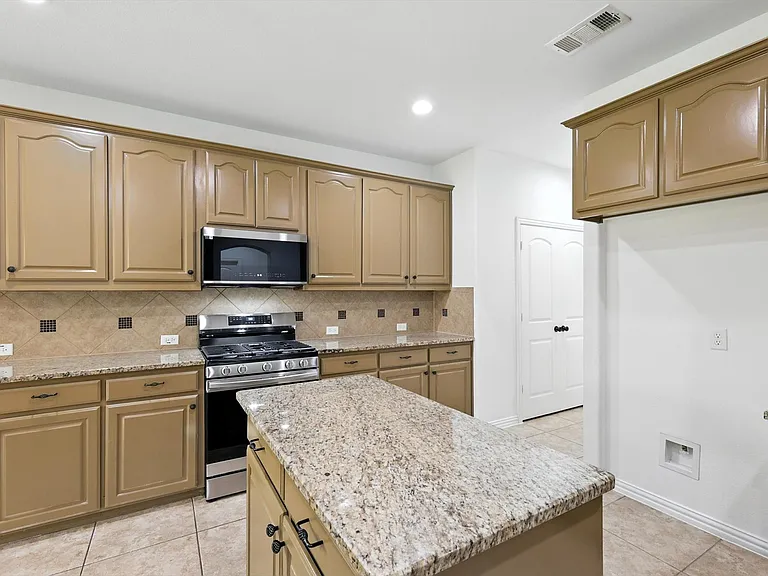10421 Sexton Dr — Photo 12