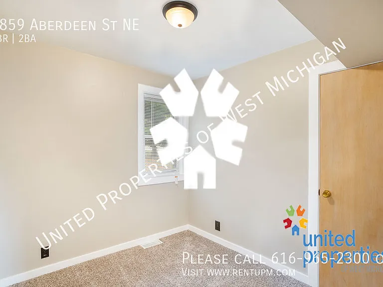 1859 Aberdeen St NE — Photo 9