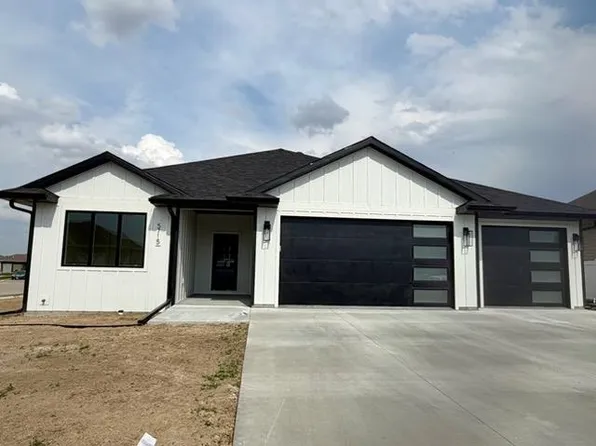 5715 R Ave, Kearney, NE 68847