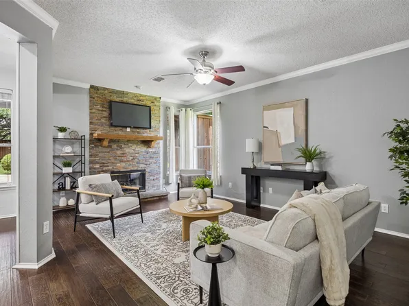 1902 Cheshire Dr, Grapevine, TX 76051