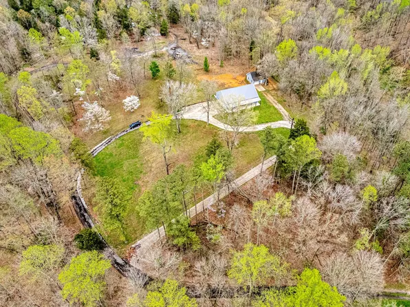 5247 Highway 70 E, Mc Ewen, TN 37101