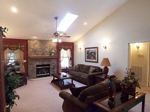 2nd image of 10 Claremont Cir