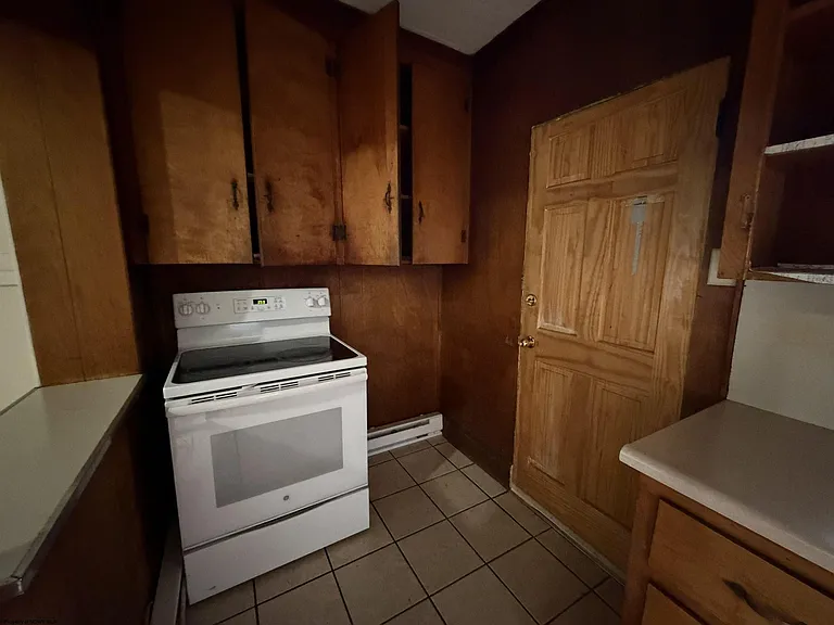 662 Spruce St — Photo 8