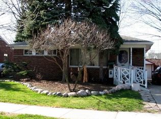 8861 Kenberton Dr, Oak Park, MI 48237