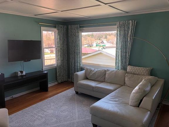 3rd image of 705 Rochelle Ave S