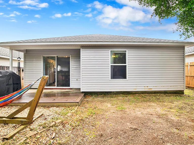 1059 Antigua Cir — Photo 21