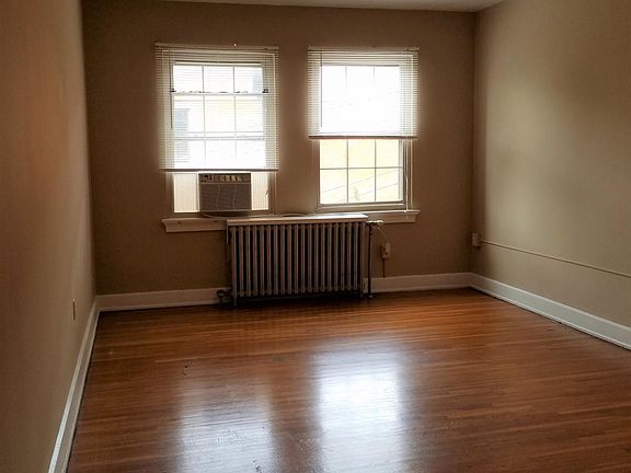 3rd image of 5 W Charlton St #206