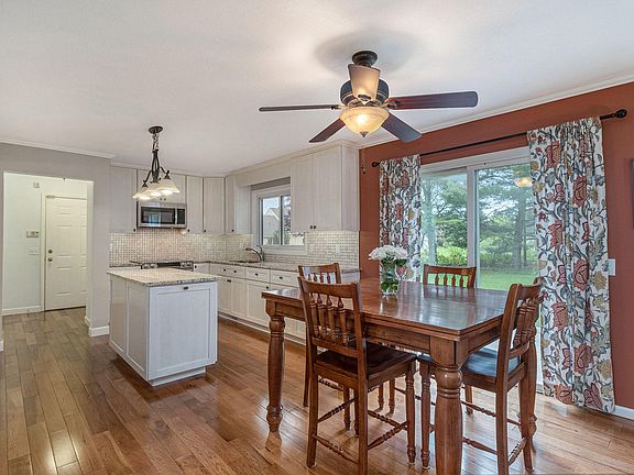 5th image of 3020 Hunters Hill