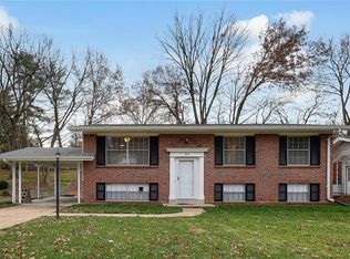 928 Brookvale Ter, Ballwin, MO 63021