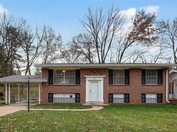 928 Brookvale Ter, Ballwin, MO 63021