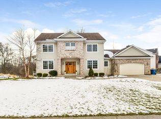 5060 Luxemburg St SE, Grand Rapids, MI 49546