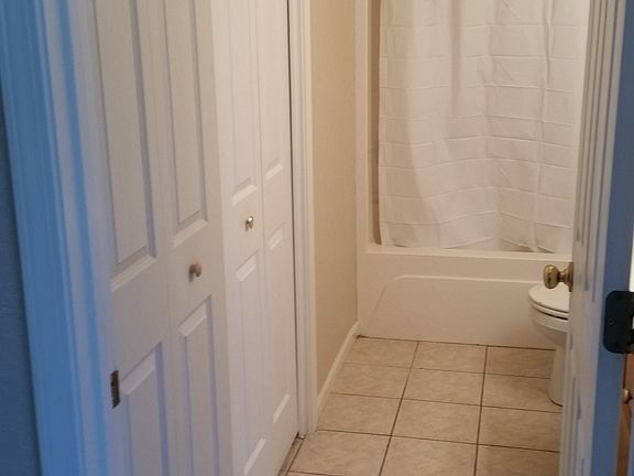 3rd image of 723 Demaret Dr
