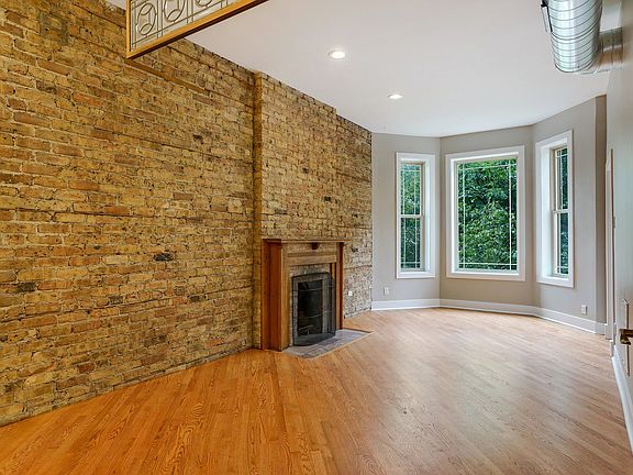 2nd image of 3317 N Sheffield Ave #2