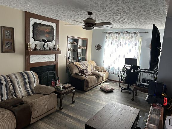 5th image of 1632 Cayuga Ct