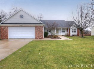 2176 Drew Dr NE, Belmont, MI 49306