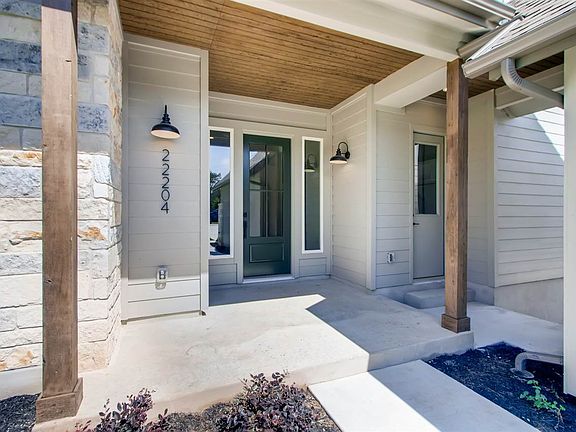 4th image of 22204 Briarcliff Dr