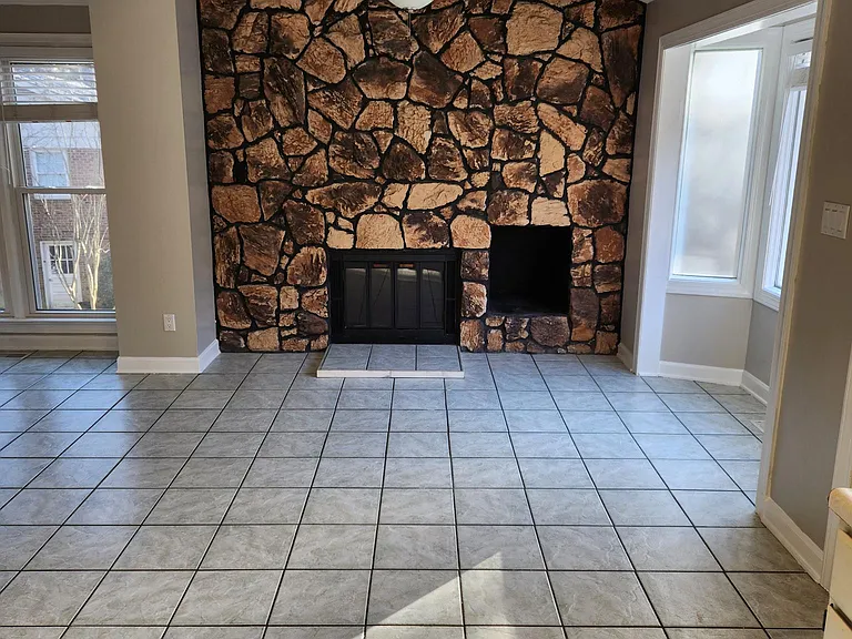 5725 Deblyn Ave — Photo 3