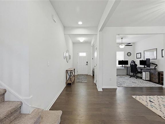 3rd image of 443 Spring Hill Pl