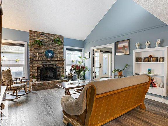 2nd image of 7 Whiteoaks Est