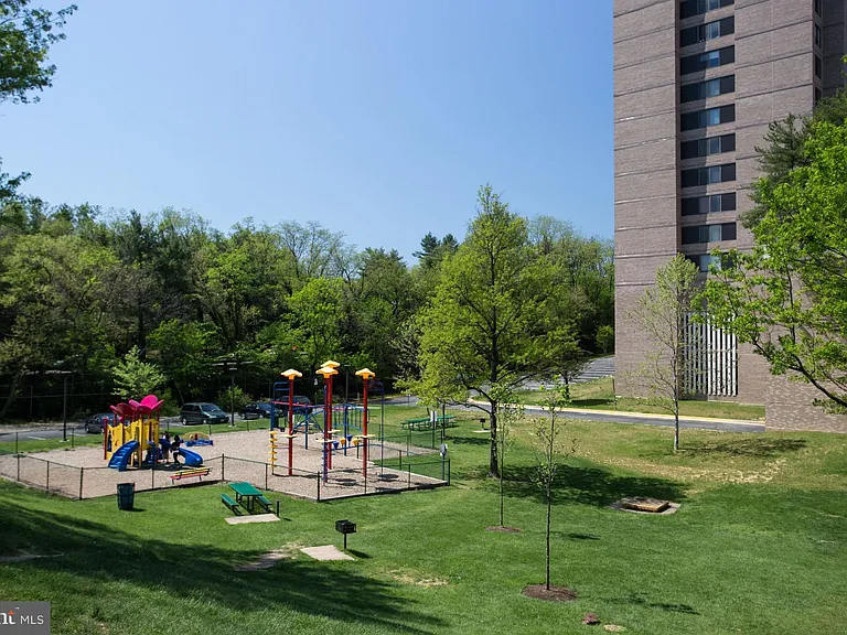 3705 S George Mason Dr #2504S — Photo 43
