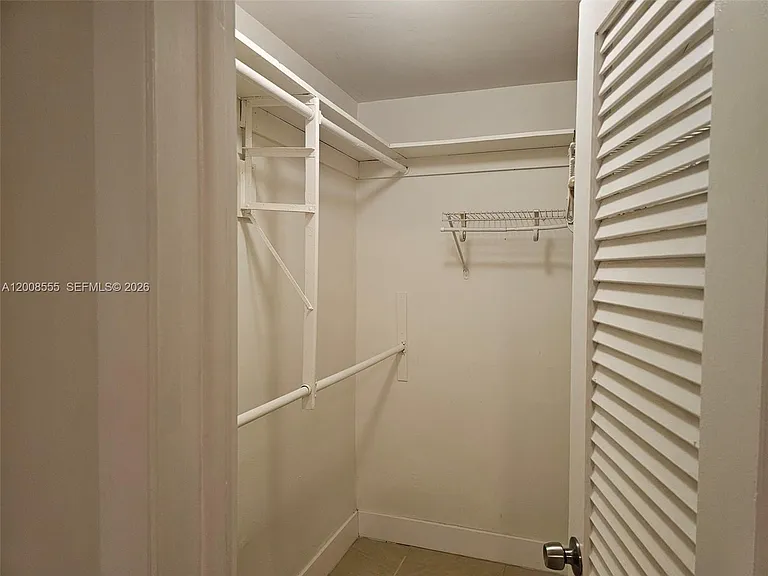 900 Tallwood Ave #207 — Photo 9