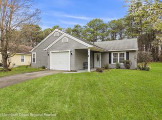 4 Sussex Pl, Forked River, NJ 08731