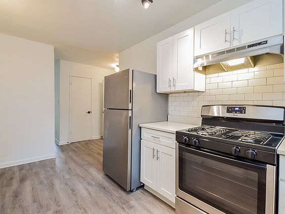 3rd image of 401 Clifton Rd NE #3