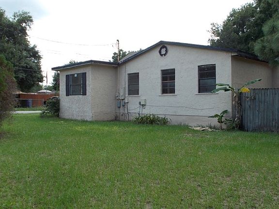 3rd image of 8702 N Temple Ave