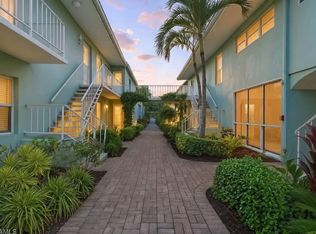 685 12th Ave S, Naples, FL 34102