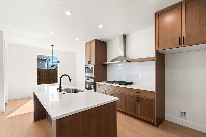 4th image of 837 NW 175th Way