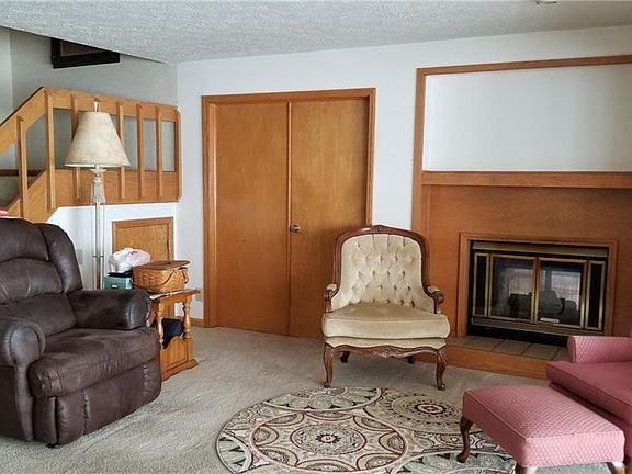3rd image of 697 Cielo Vista Dr