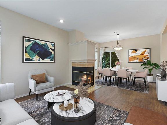 3rd image of 17811 NE 93rd Way Unit 1