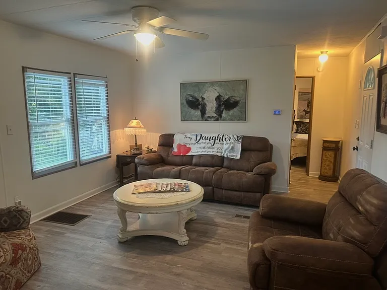 115 Ridgeway Ct — Photo 19