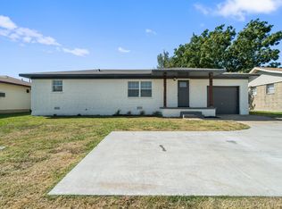 402 S 9th St, Broken Arrow, OK 74012