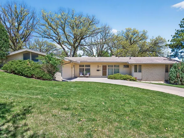 8018 Westwood Hills Dr, Saint Louis Park, MN 55426