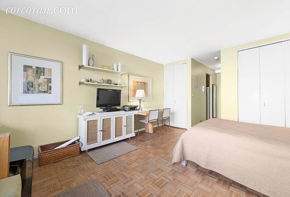 2nd image of 393 W 49th St APT 4CC