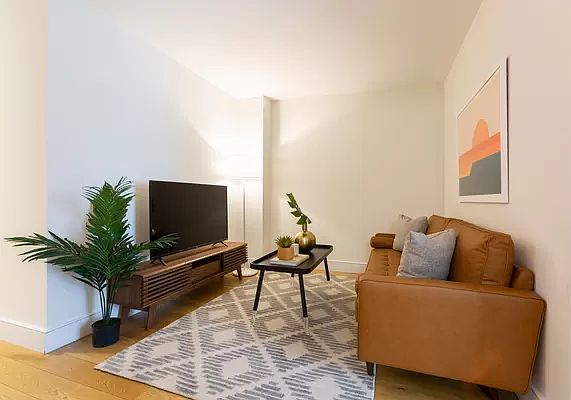 1st image of 230 E 44th St APT 5P