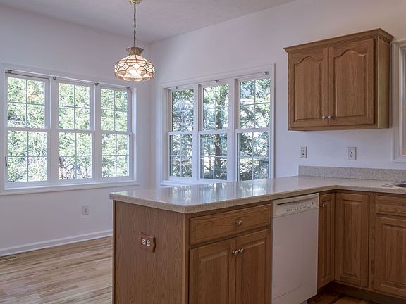 5th image of 230 Quail Ct