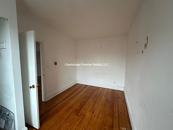 5th image of 301 Marlborough St APT 6
