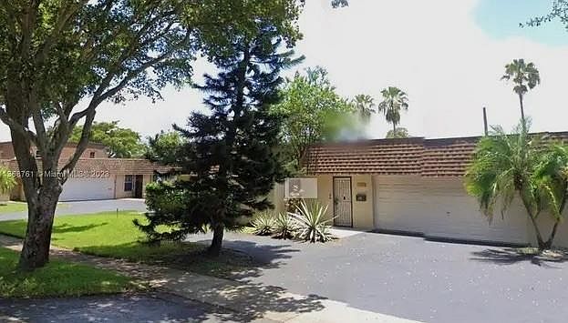 19016 W Lake Dr #19016