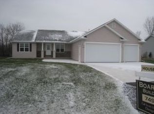 1242 Pemmican Trl, Neenah, WI 54956