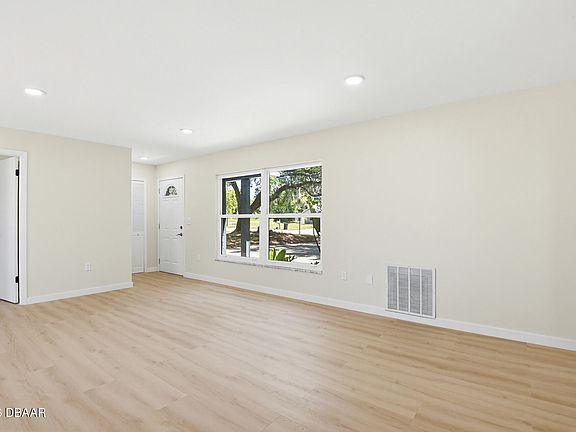 4th image of 703 Hawks Ridge Rd