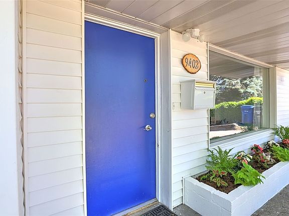  Freshly landscaped planter box awaits you here!