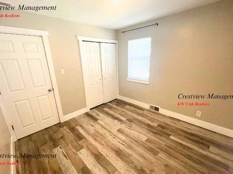 Claybourne Duplex — Photo 8