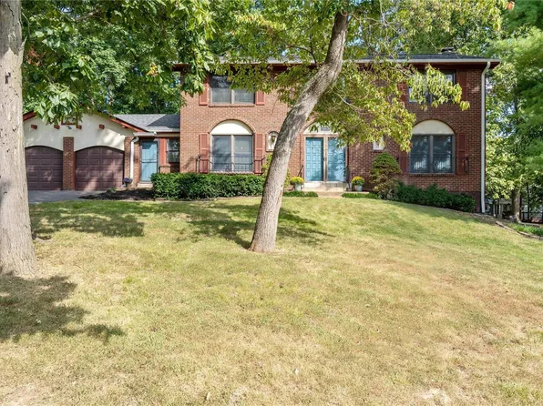 4 Saybridge Ct, Ballwin, MO 63011