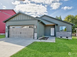 2104 Hawks View Ln, Winlock, WA 98596