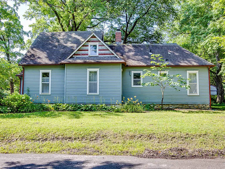 1725 Barker Ave — Photo 2