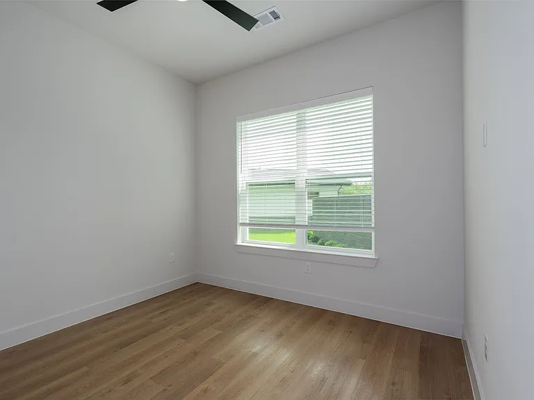 Range Vista — Photo 25