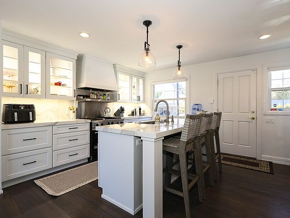 Kitchen with Viking appliances