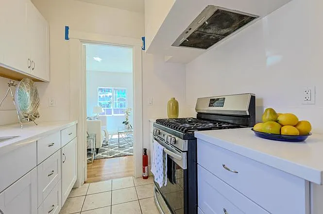 421 Elizabeth St — Photo 15